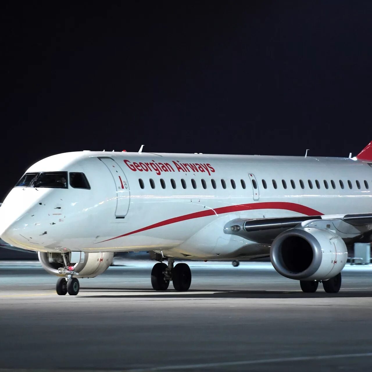 Red Wings SSJ 100 12c. Авиакомпании Грузии. Грузинские авиалинии. Авиакомпания Georgian Airways.