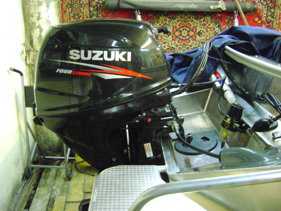 Купить сузуки 9.9 4 тактный. Suzuki df30. Suzuki 30 4-х тактный. Сузуки DF 30. Лодочный мотор Suzuki DT 30.