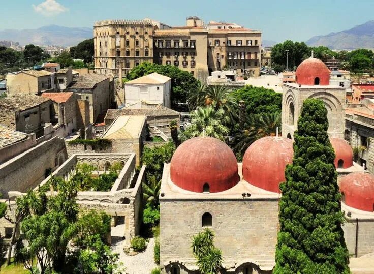 San giovanni. Сан Джованни дельи Эремити Палермо. Храм Сан Джованни дельи Эремити. Церковь Сан-Джованни-Эванджелиста Сицилия. Храм Сан Джованни дельи Эремити план.