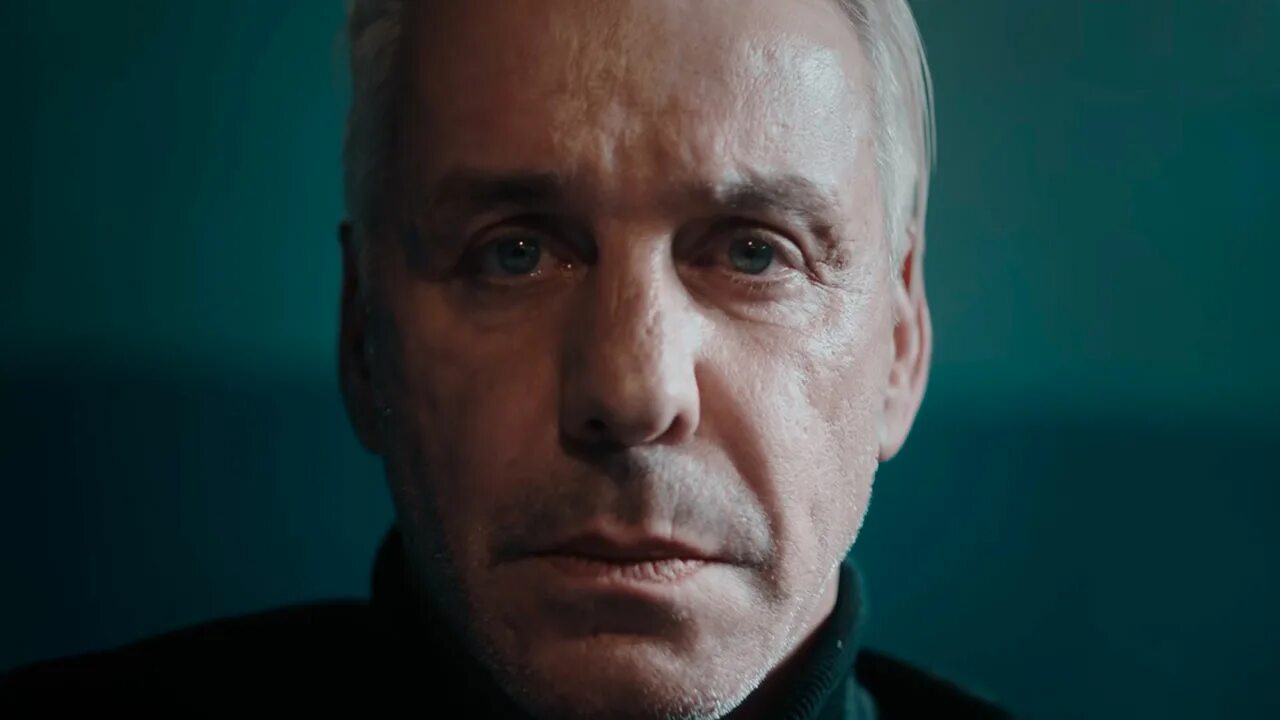 Lindemann kinder. Тилль Линдеманн. Тилль Линдеманн ich Hasse kinder. Till Lindemann 2021. Тилль Линдеманн 2023.