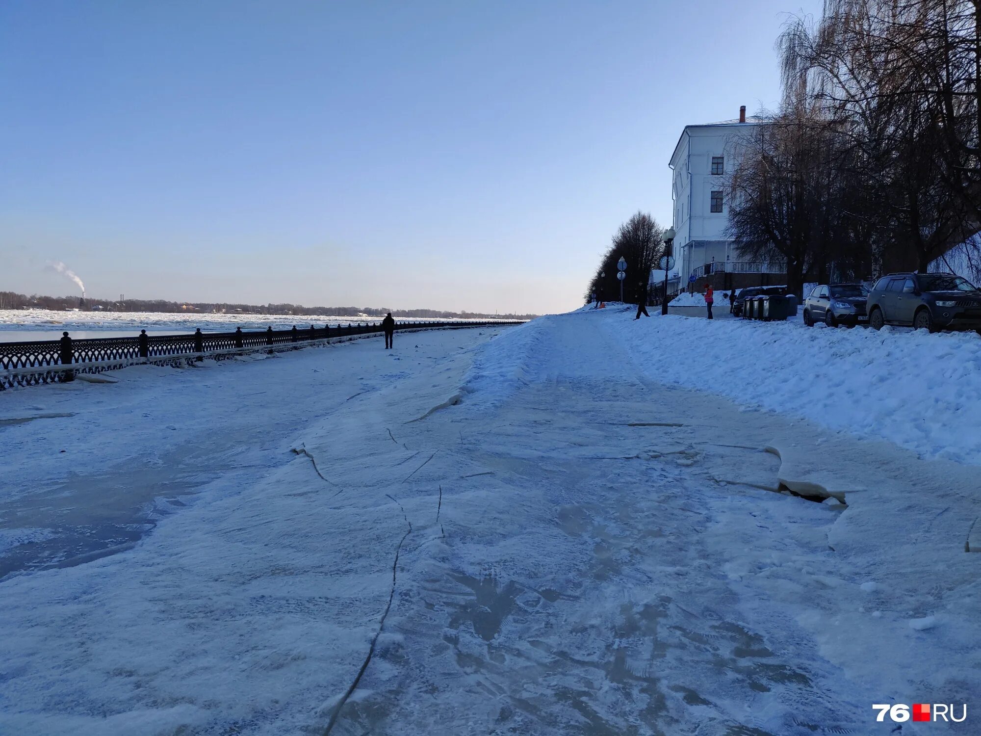 Уровень воды в Волге в Костроме над уровнем моря. Уровень воды в Волге в Ульяновске сегодня. Уровень воды в Волге в 1974 году у Горького. Критический уровень воды в реке Волга в районе Балахны. Уровень воды в волге казань на сегодня