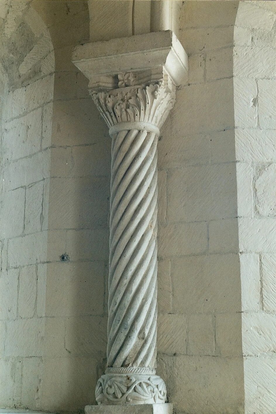 Республика минерва. Венецианская колонна со львом. Вандомская колонна статуя наполеона. Бастилия столп. Берлин siegessäule.