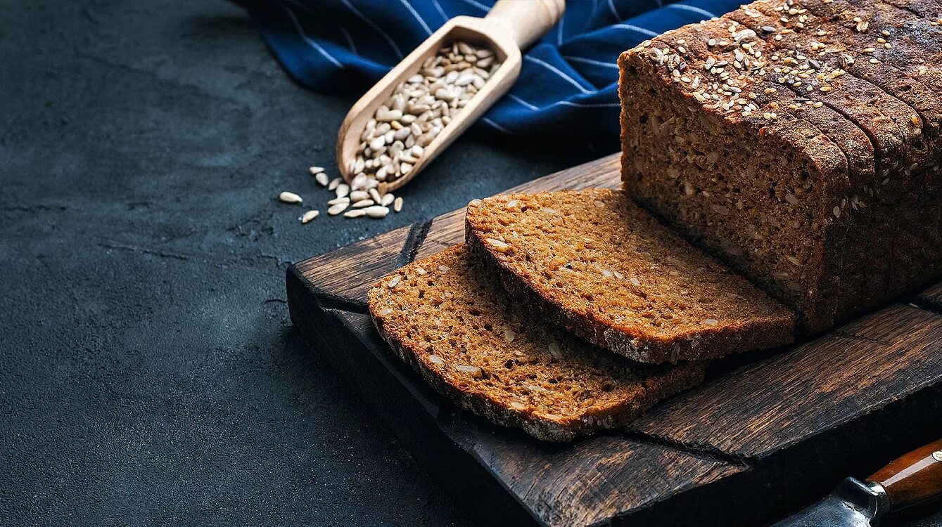 Цельнозерновой хлеб на воде. Хлеб Кельн. Хлеб Кельн зерновой. Эстонский хлеб Сепик. Германский хлеб.