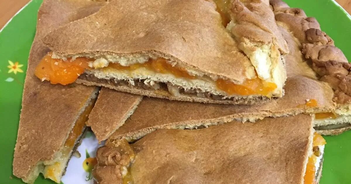 Рецепт ботлихского пирога с курагой и орехами. Дагестанский ботлихский пирог. ботлихский пирог пирог. дагестанский пирог с курагой и орехами. ботлихский пирог с орехами и курагой.