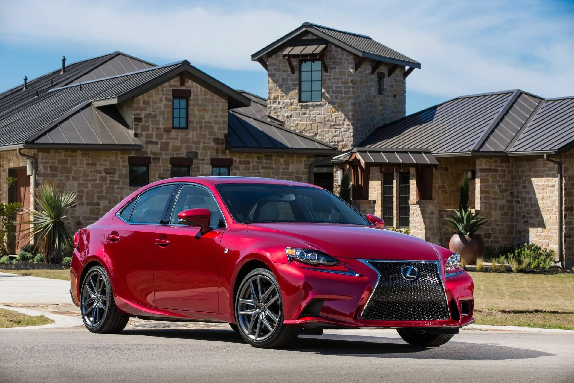 Is350 Lexus красный. Красный Лексус is 350. Лексус is 350 f Sport 2014. Лексус is350 седан.