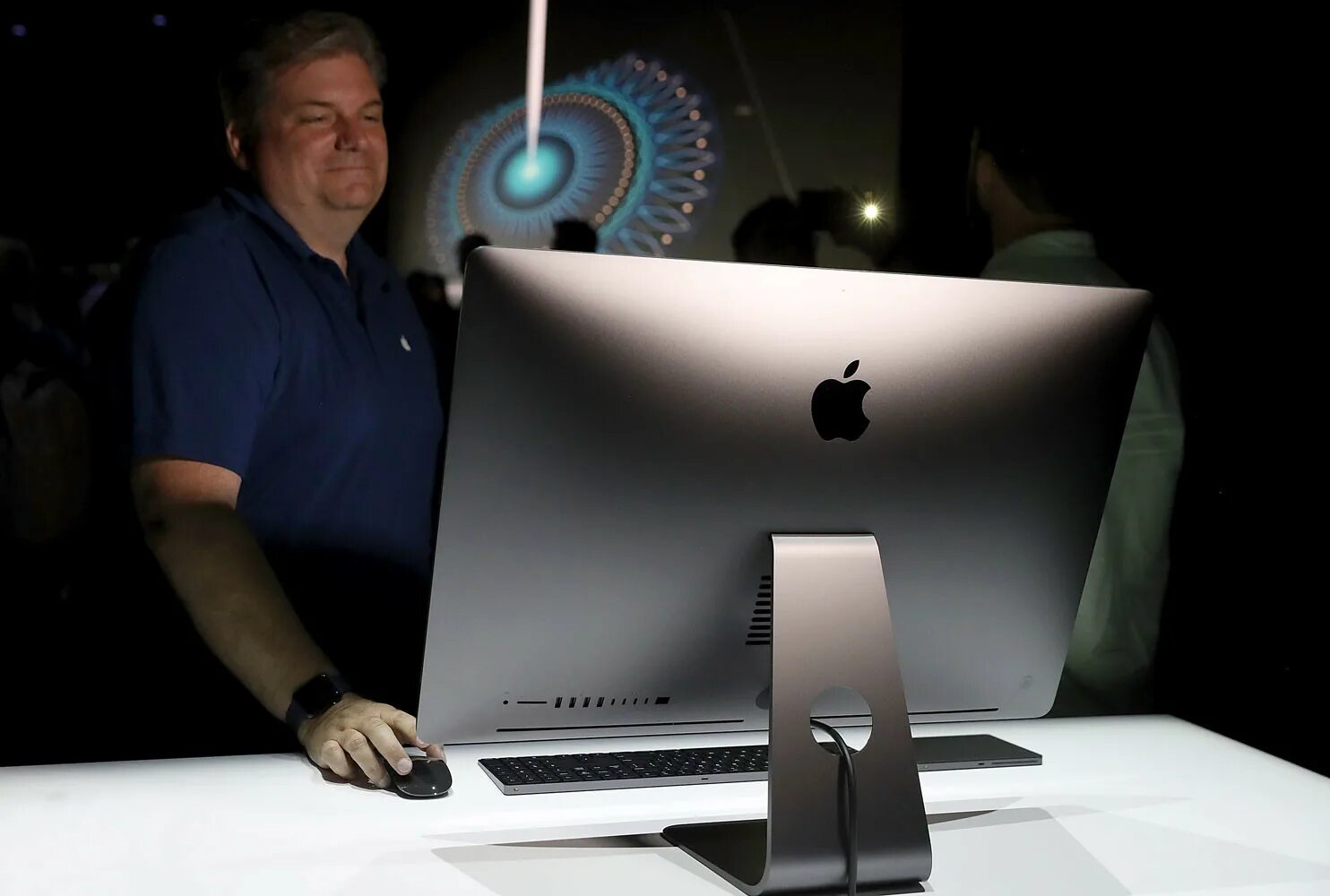 Тоже компьютер. Apple IMAC Pro 2019. IMAC 2020. IMAC Pro 2020. IMAC В дополненной реальности.