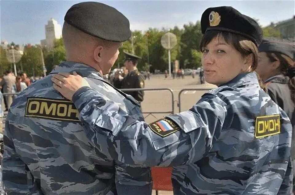 В омон берут девушек. Девушка омоновец. женщина в форме омон. форма омоновца женская. жена омоновца.