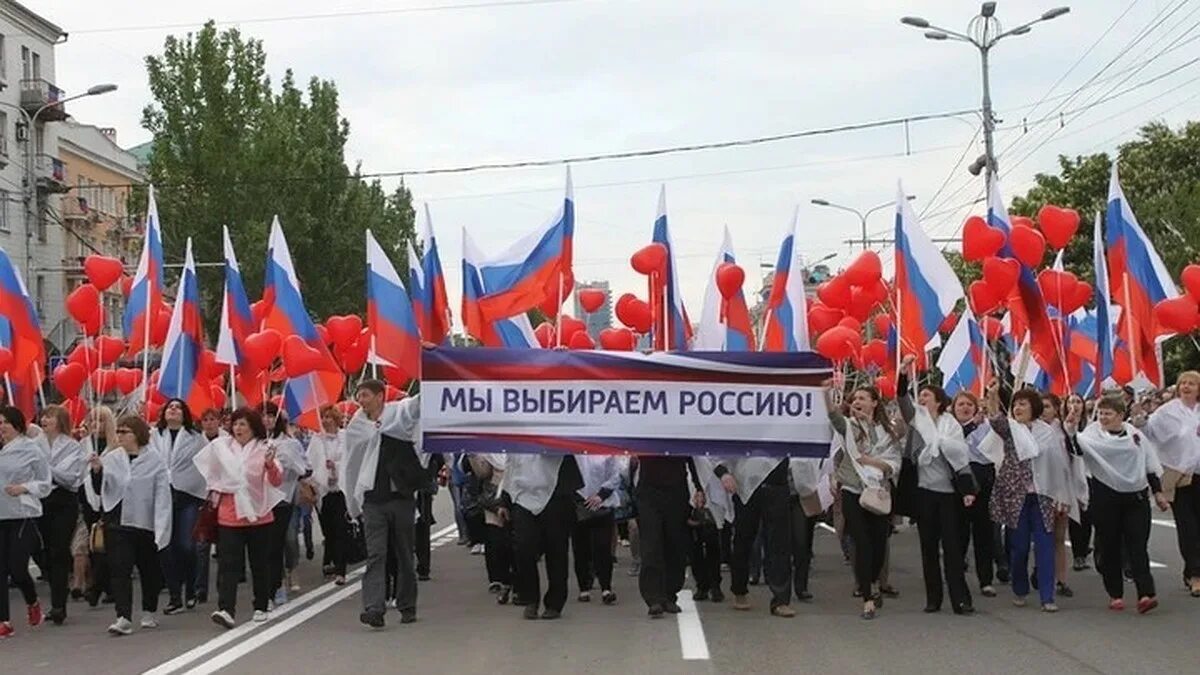 Выборы россия днр. Принятие ДНР. Принятие в состав РФ ДНР. Выборы в парламенты ДНР. Принятие ДНР И ЛНР В состав России подписание.