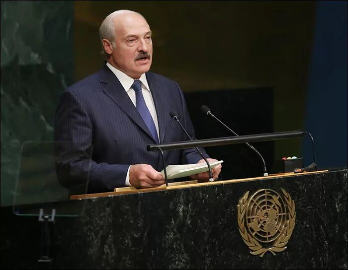 Оон беларусь. Лукашенко в ООН. Лукашенко на трибуне Генассамблеи ООН. Выступление Лукашенко в ООН.