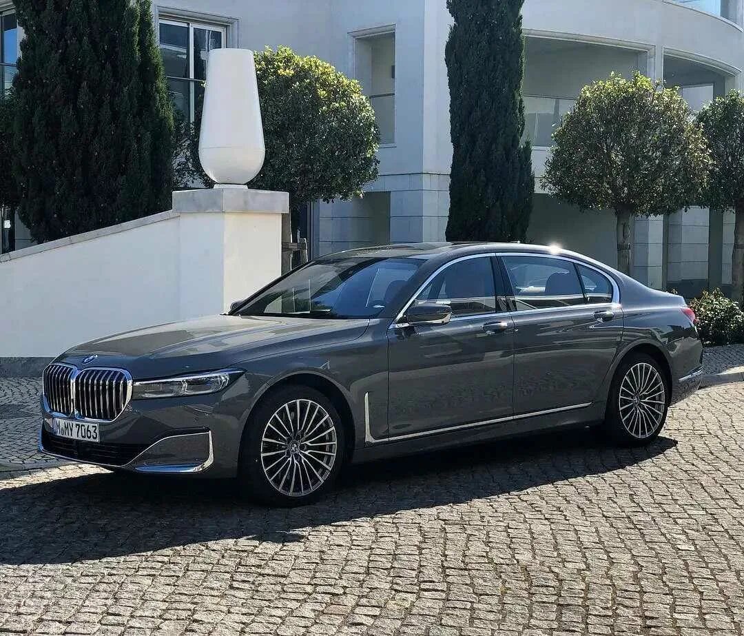 М 21 7. BMW 750li 2021. БМВ 7 седан 2021. Новая BMW 7. Новая БМВ 7 2021.