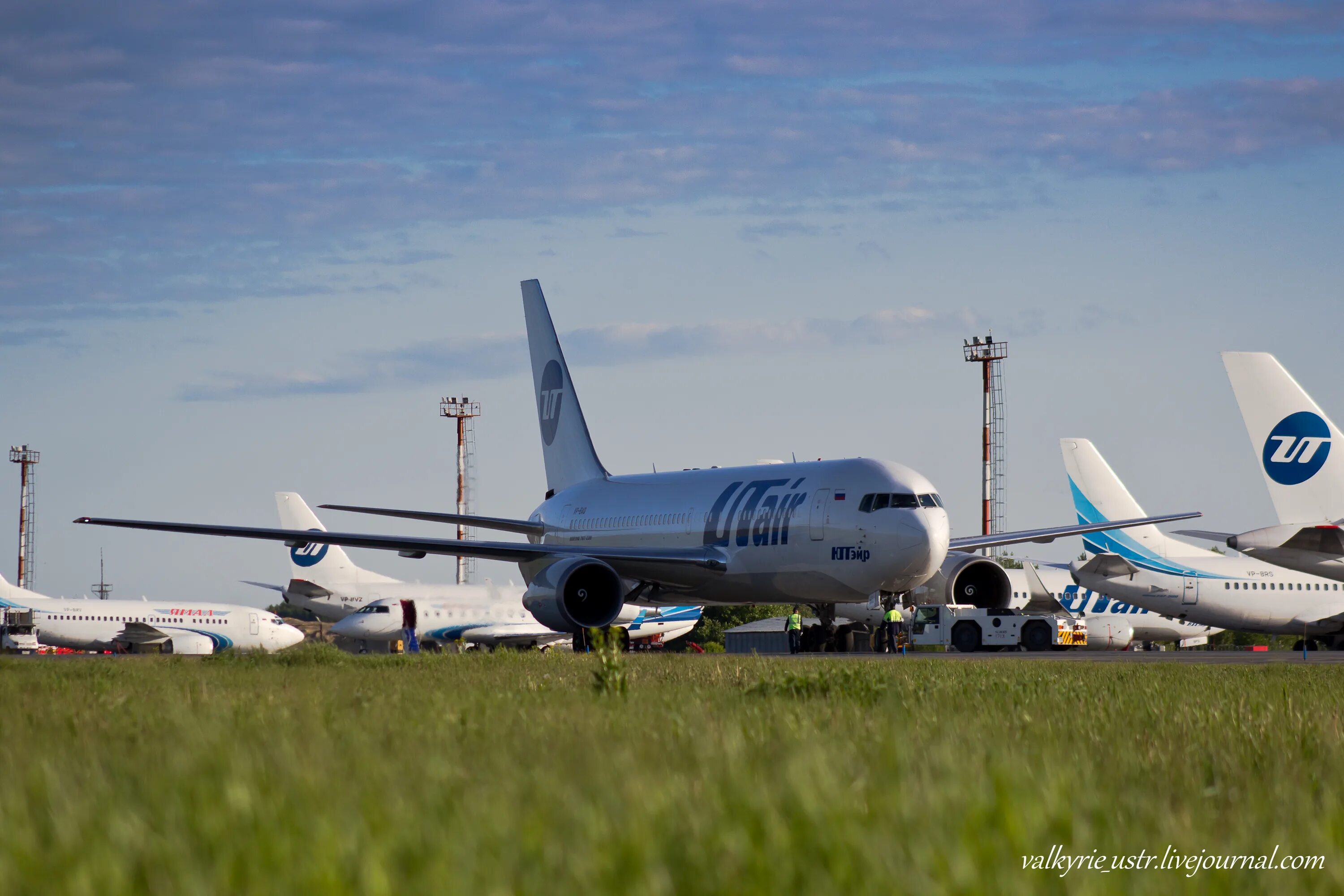 Crj-200 самолет руслайн. самолеты компании победа. руслайн 7r 826. ред вингс авиакомпания. S7 airlines 747.