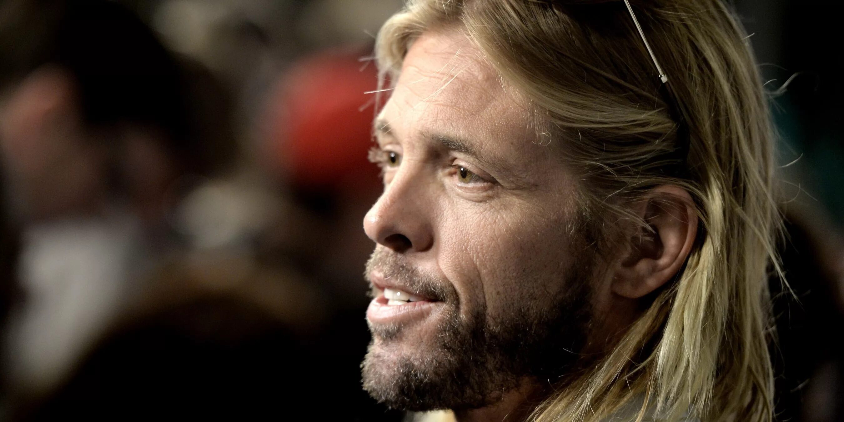 Taylor hawkins. Оливер тейлор хокинс. taylor hawkins 1997. taylor hawkins 1972-2025.
