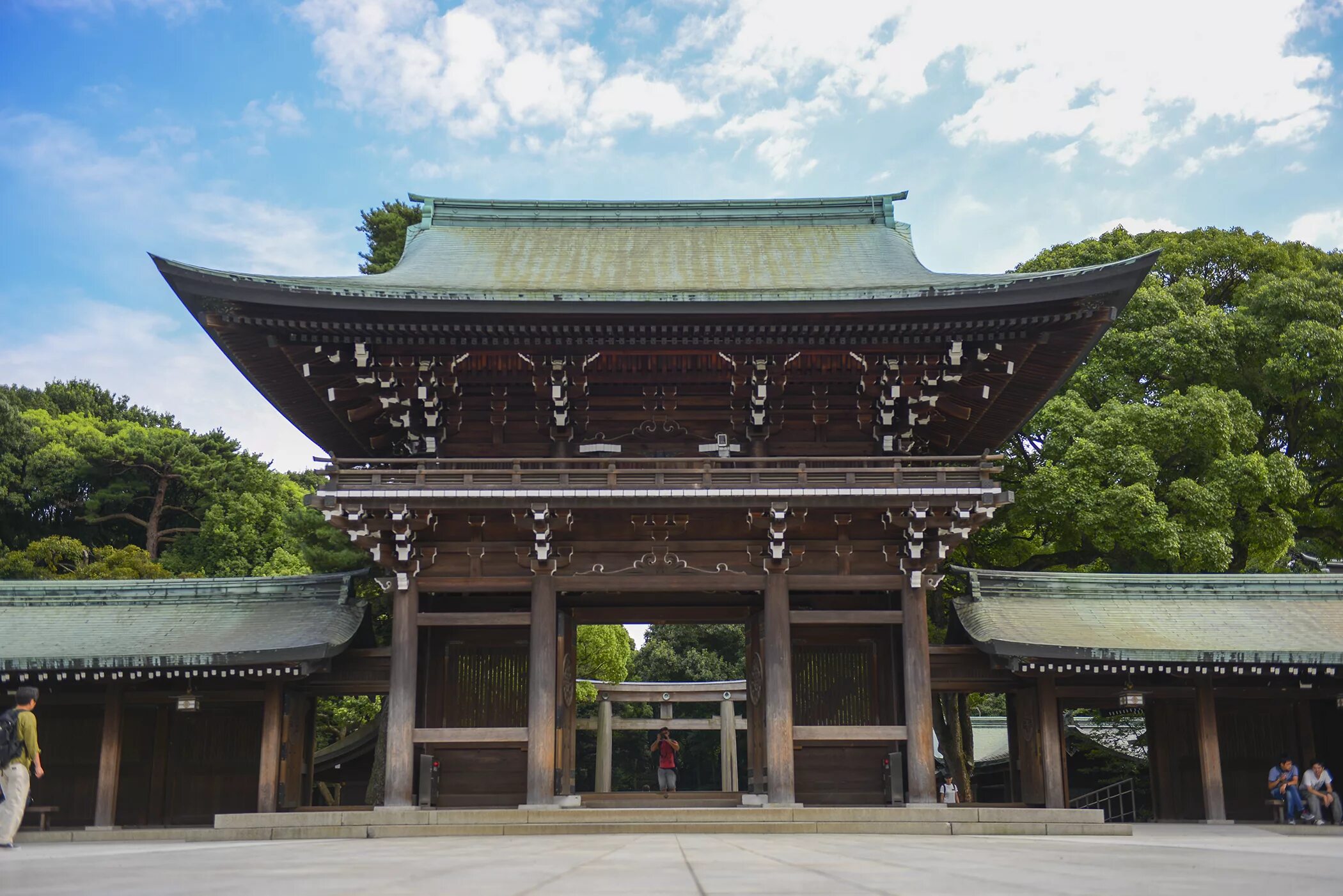 Shrine перевод. Мэйдзи Дзингу. Meiji Shrine Tokyo. Мэйдзи-Дзингу хондэн. Meiji Shrine, Japan.