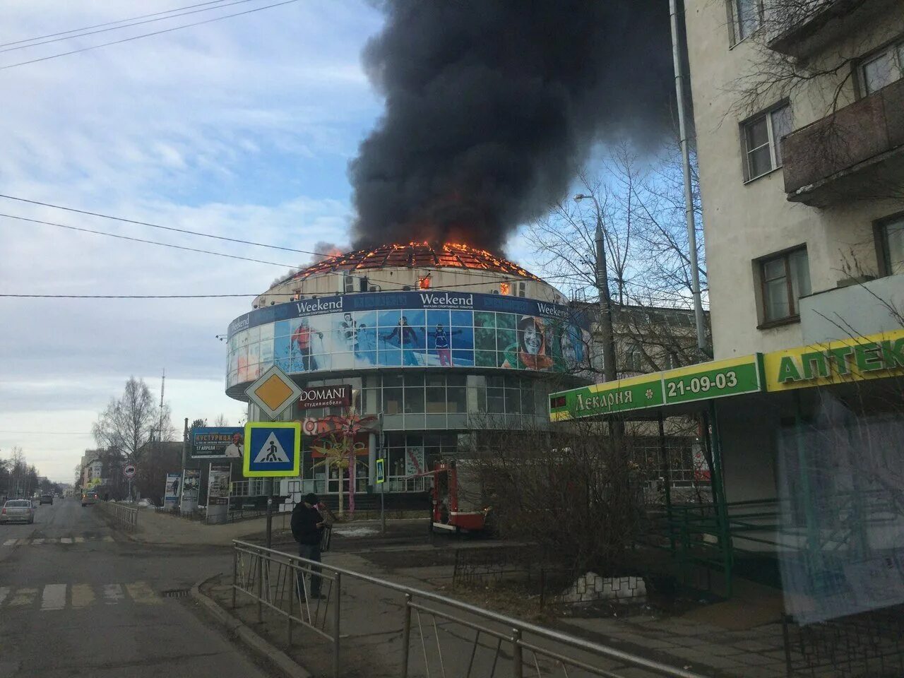 Торговый центр фокус Архангельск. ТЦ фокус Архангельск пожар. Пожар в торговых центрах Архангельска. Троицкий 119 Архангельск ТЦ фокус. Фокус сгорел