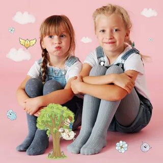 Дети в детских колготках