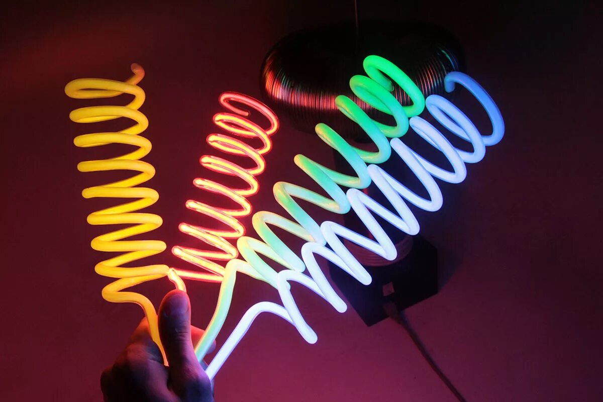 Современный натяжной потолок в гостиной. Неоновые лампы для рекламы. Интерьер маленького офиса. Современный натяжной потолок в гостиной. Основной государственный экзамен по русскому языку ответы.