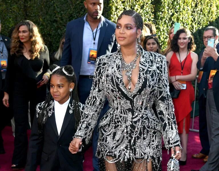 Beyonce lion king. Blue ivy beyonce. блю айви.