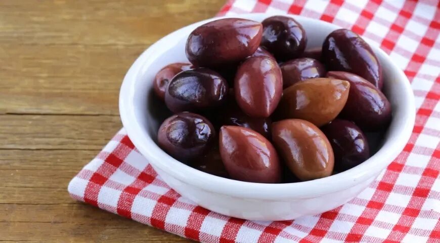 Маслины. Блюдо для оливок и маслин. Fior di terra оливки. Greek olive. Оливки кипр.
