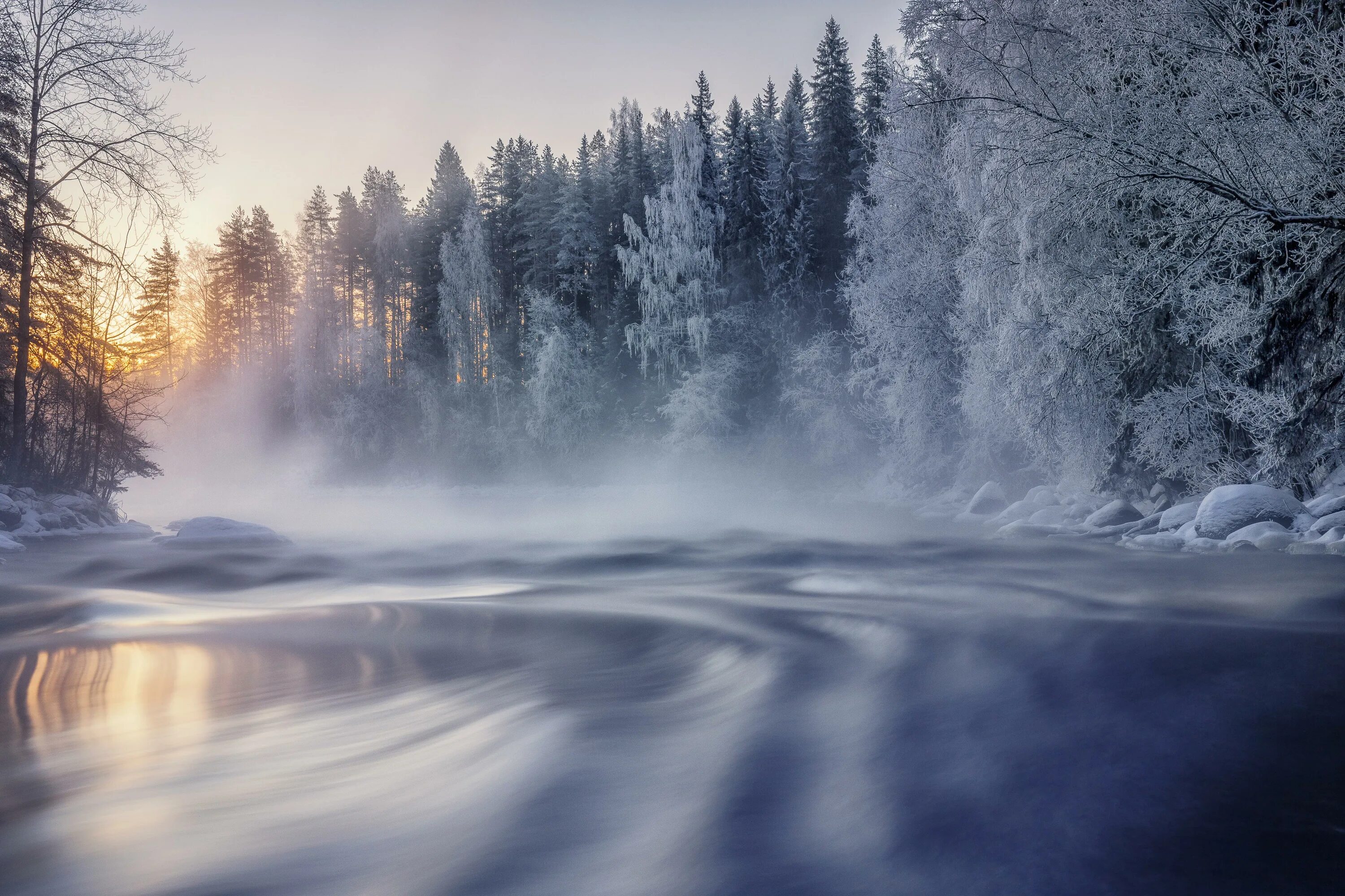 Какая речка холодно. Зимний лес с рекой. Зима река. Зимнее утро. Река зимой.