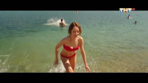 Подозерова в купальнике