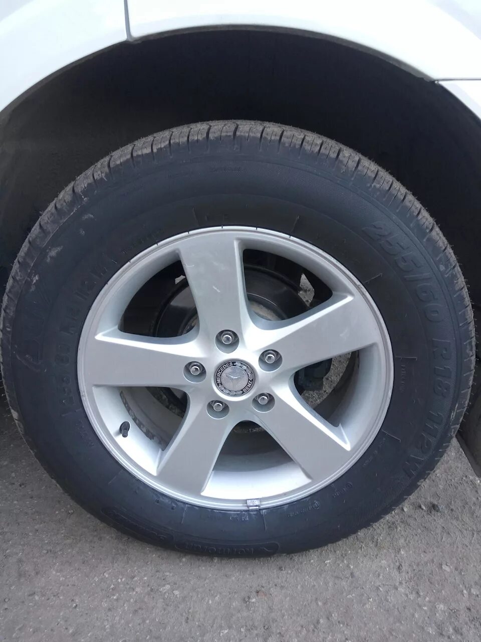 Летняя резина кайрон. SSANGYONG Kyron диски r18. Колеса 285/60 r18 на SSANGYONG Rexton 2. Диски на SSANGYONG Kyron r16. SSANGYONG Kyron 18 диски.