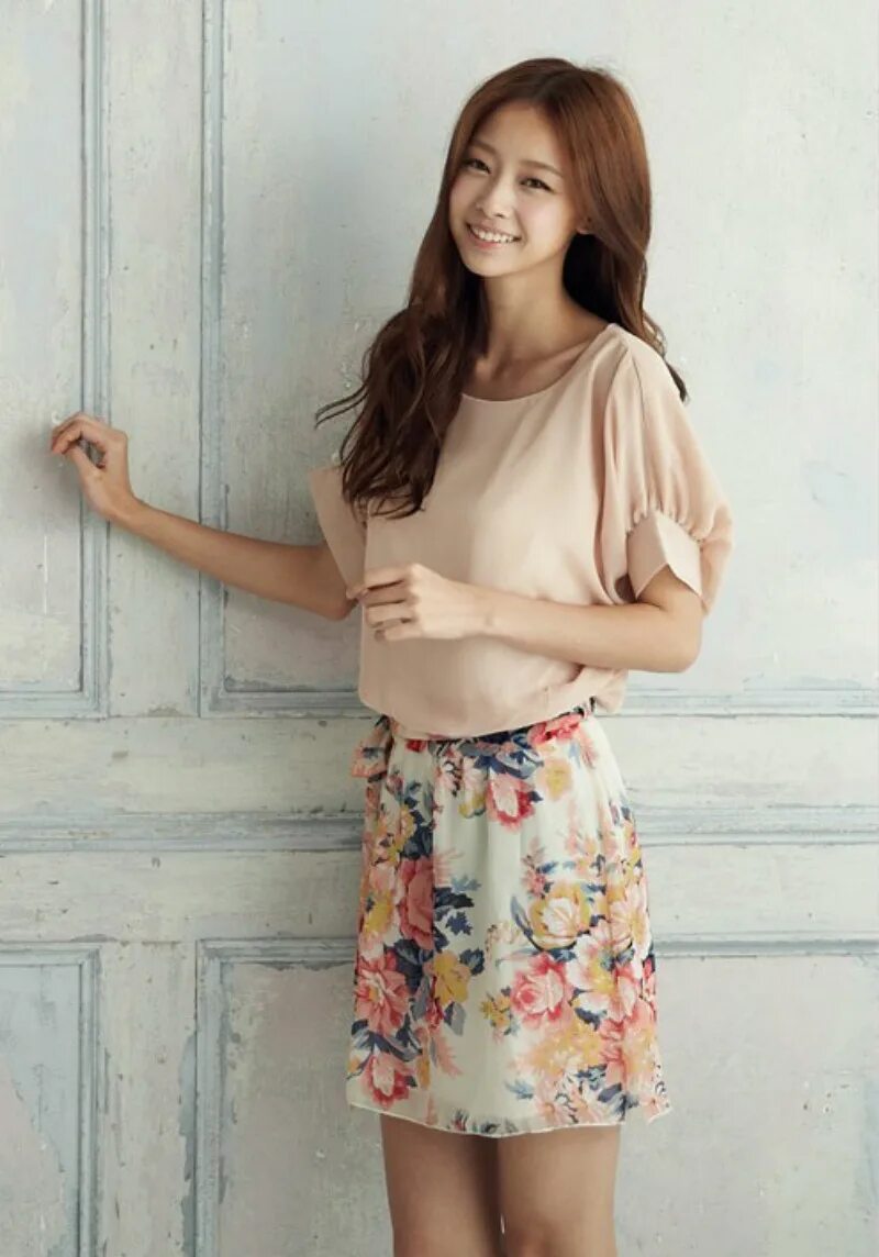 Платье с цветочным принтом. Футболки женские стильные. Футболка женская. Милое платье. Летнее платье.