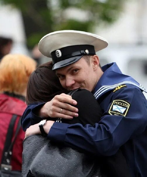 Встреча моряка. Встреча моряков из похода. встреча подводников из похода. встреча моряка с рейса.