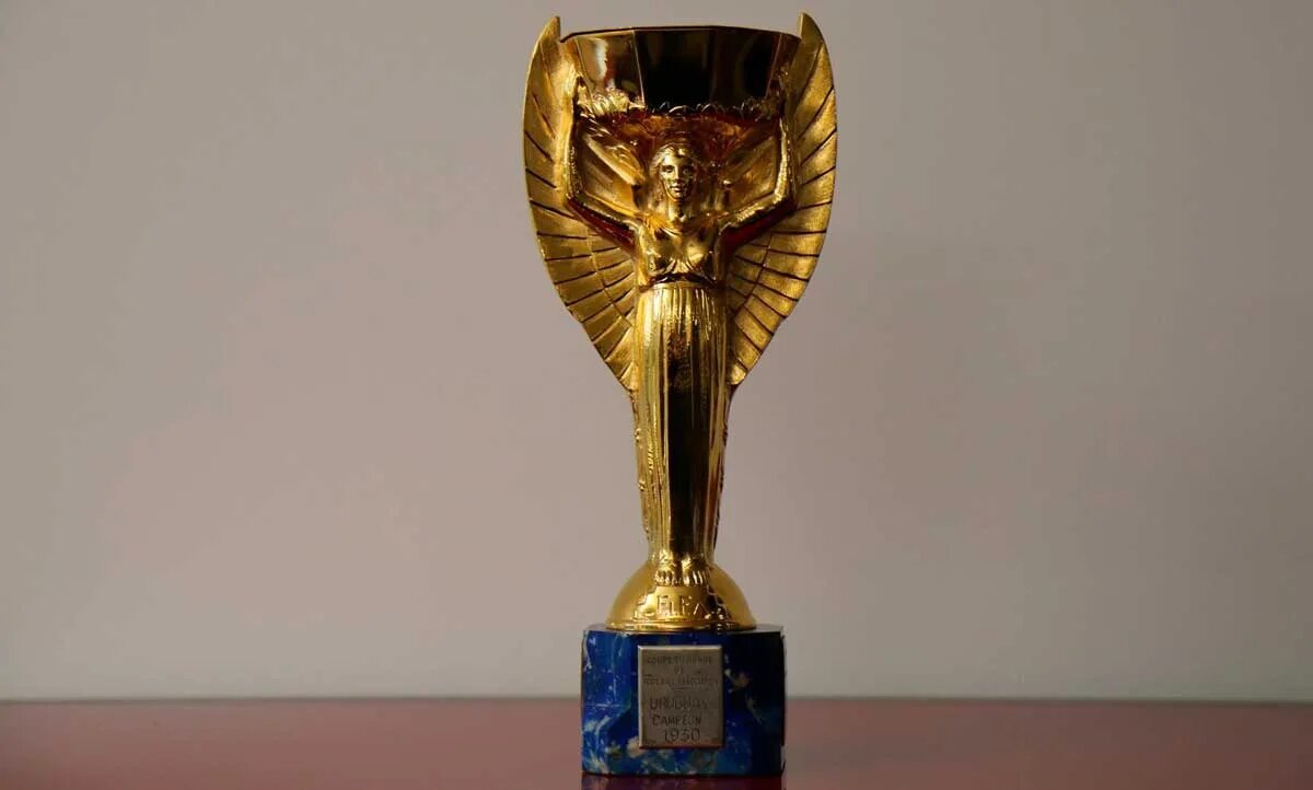 Футбол золотой кубок. Золотая богиня Кубок Жюля Риме. Кубок Жюля Риме 1930.