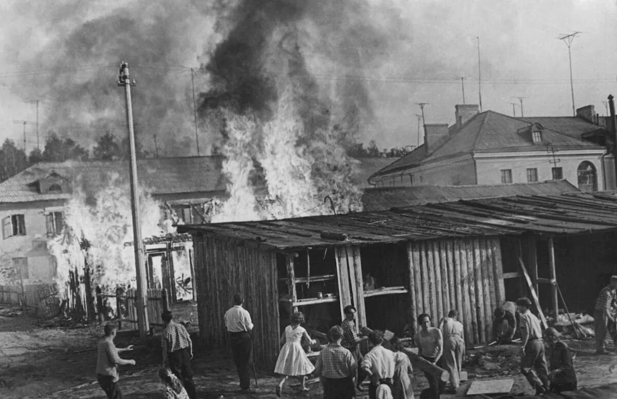 Осинники улица Куйбышева. Пожар в г. Куйбышев. Пожар в Куйбышеве Новосибирской. Старый Куйбышев НСО.