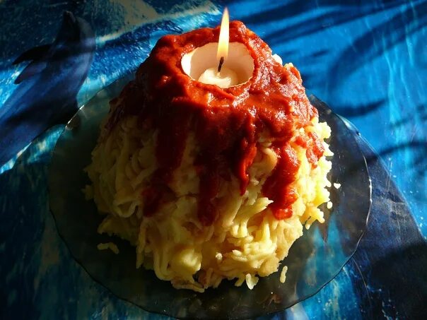 рецепт вулкана. блюдо вулкан из картошки и мяса. мясное блюдо вулкан. рецепт вулкана. украшения для торта вулкан.