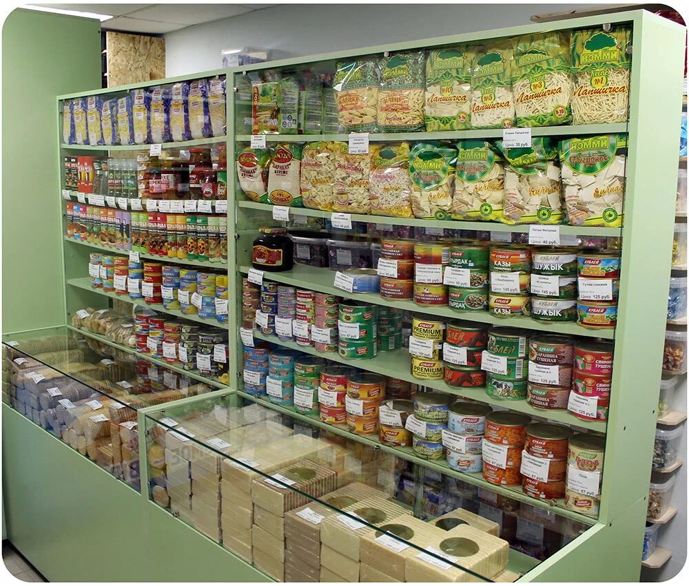 магазин товаров z. продуктовый магазин осортимен. магазин товаров z. бакалея витрина. небольшой продуктовый магазин.