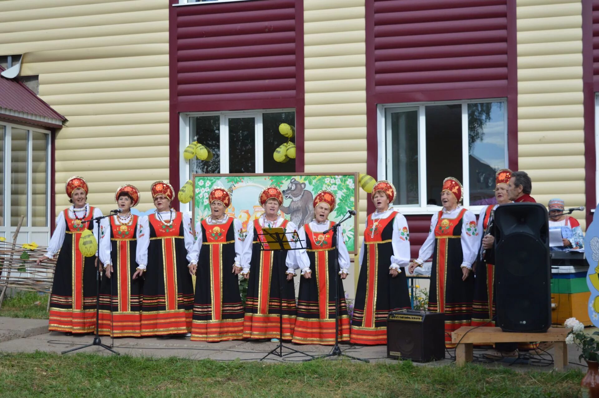Храм в с. Вологодский обком кпрф фото с медового спаса в тимонихе. Село теньки камско-устьинский. Вологодский обком кпрф фото с медового спаса в тимонихе. Село теньки камско-устьинский.