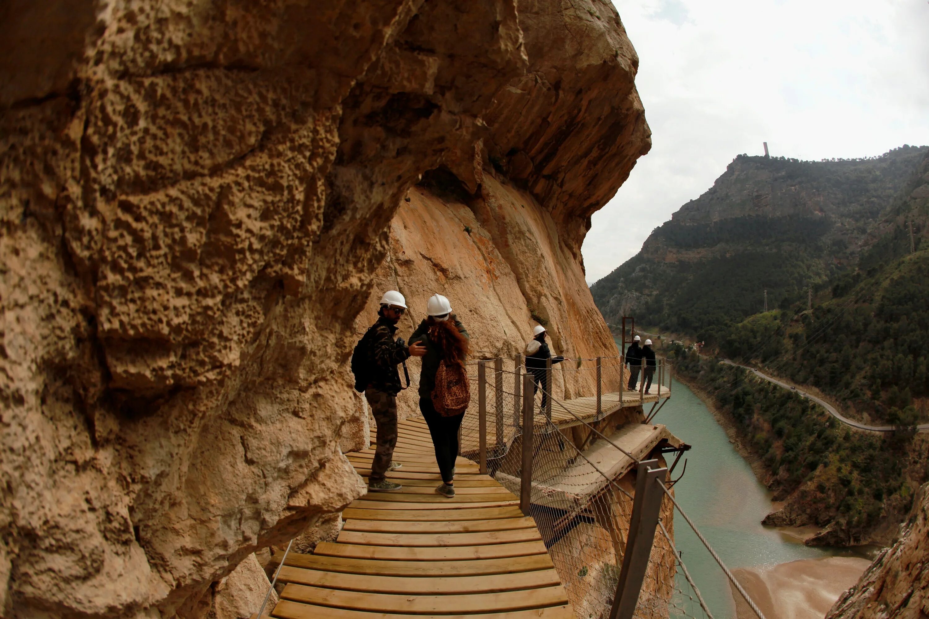 Тропою истины. El Caminito del Rey Королевская тропа Испания. Королевская тропа (Каминито-дель-Рей) (Испания). Королевская тропа Андалусия. Ущелье Эль Чорро Малага Испания.