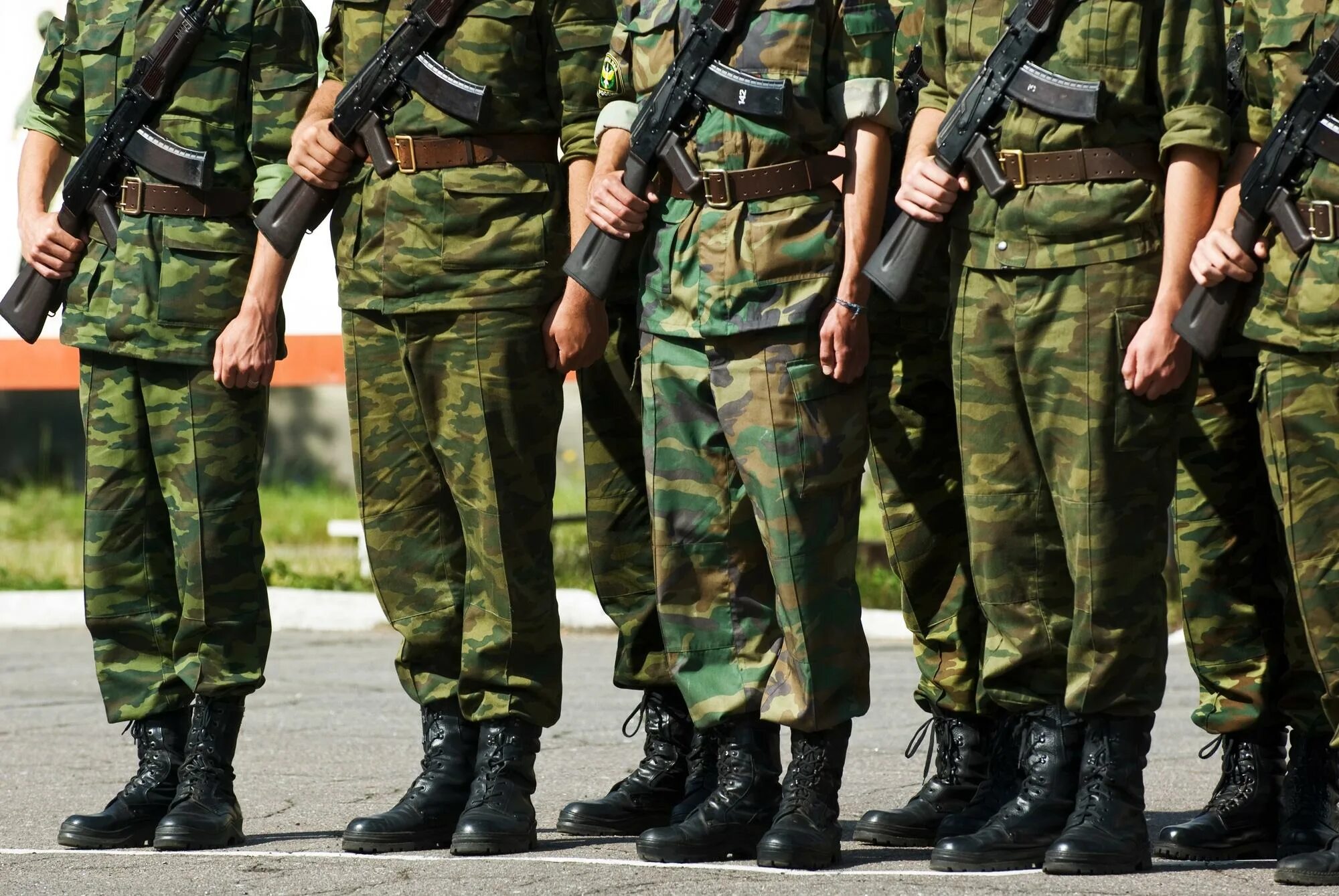 Фото воинской. Военная форма. Военное обмундирование. Российская Военная форма. Человек в военной форме.
