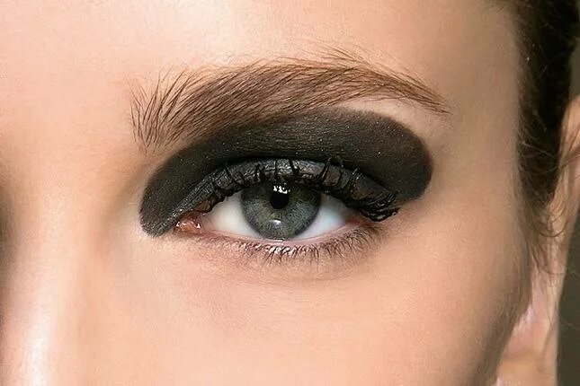 Смоки айс на нависшее веко. Смоки айс на нависшее веко. Смоки 2021 нависшее веко. Смоки айс макияж. Смоки айз для гависщего века.