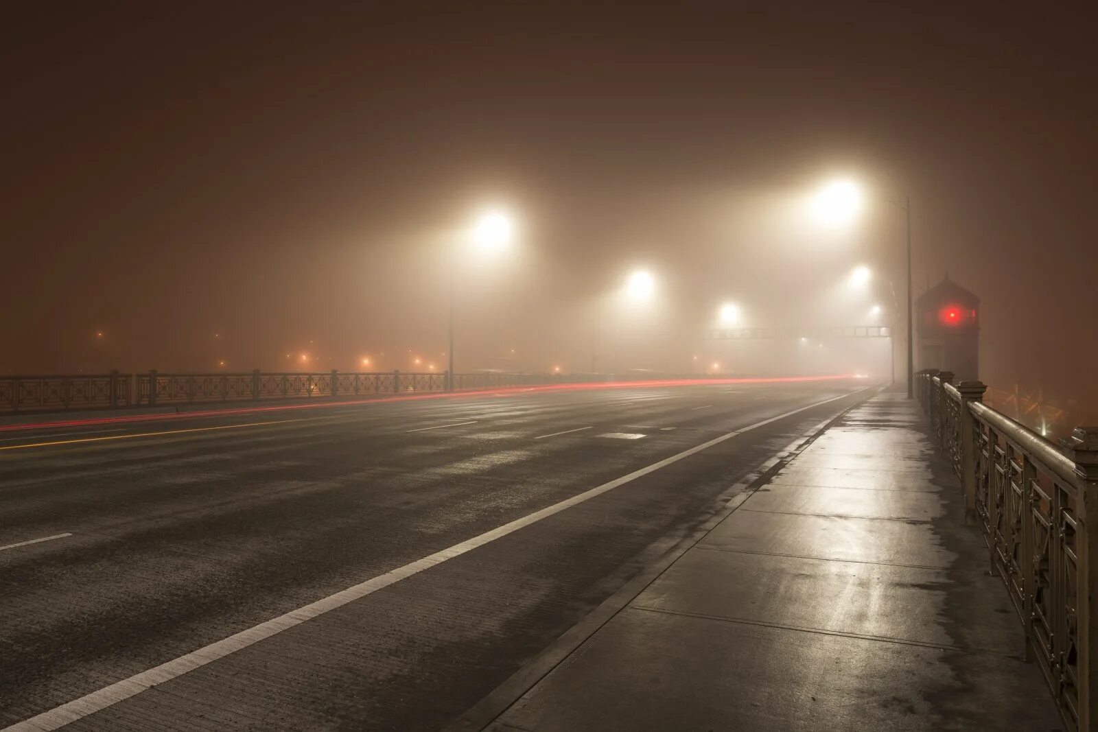 Ночная трасса. Шоссе туман. Ночь трасса туман. Туман на дороге ночью. Road surface