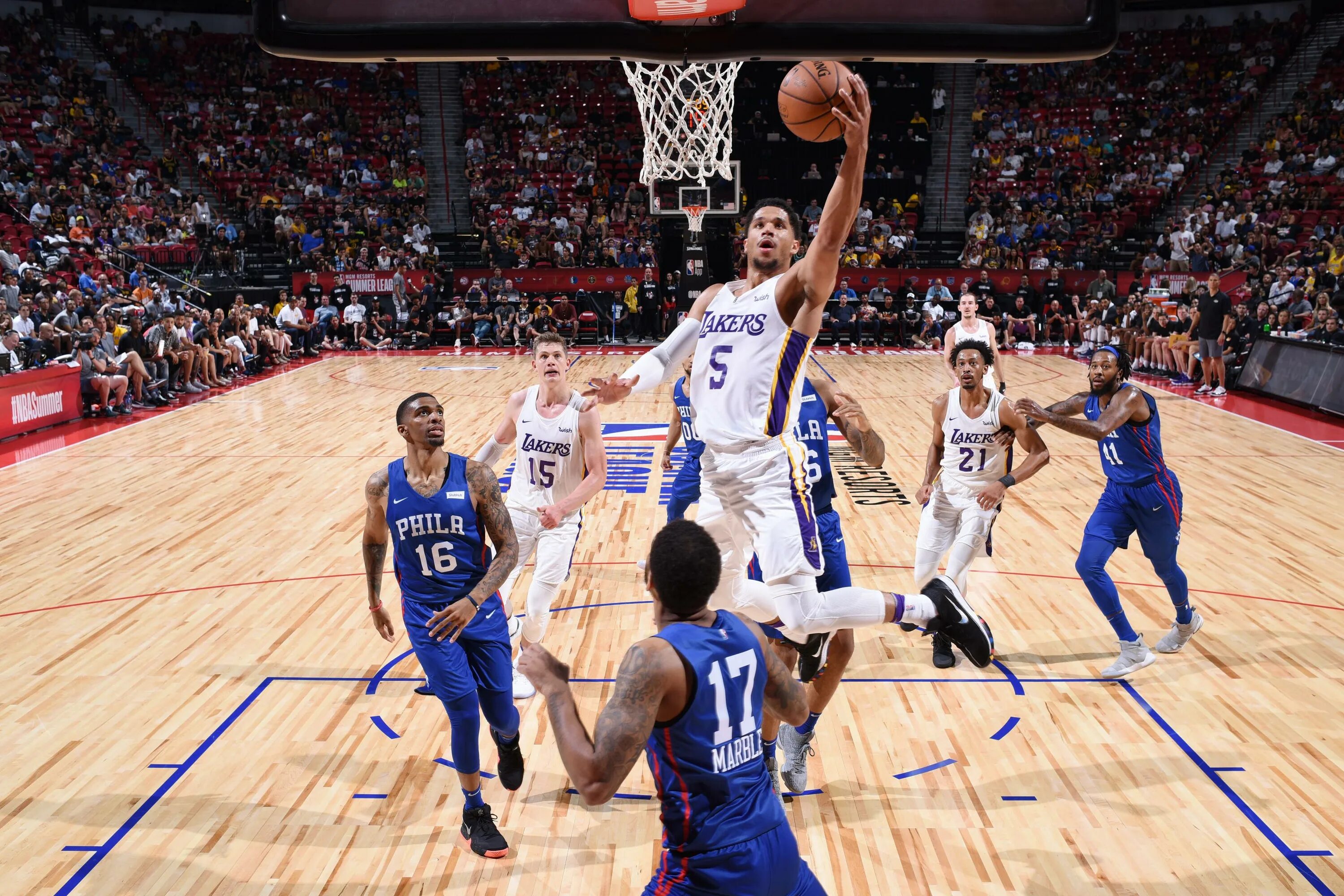 Sports ru basketball. Баскетбол видео. Крутое видео баскетбола. Превью для видео баскетбола. Смонтировые видео про баскетбол.