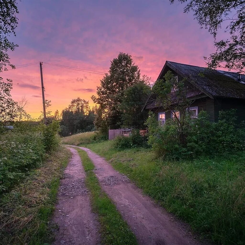 Вечер в деревне. Деревня Вайб закат лето. Закат в деревне. Деревенская улочка. Красивая деревня.