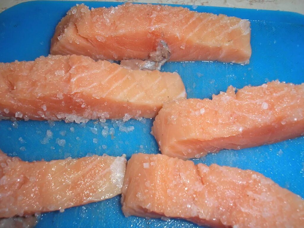 Запечь замороженную горбушу. Сочная вкусная горбуша в духовке. Горбуша блюда из горбуши. Запечь замороженную горбушу. Запечь замороженную горбушу.