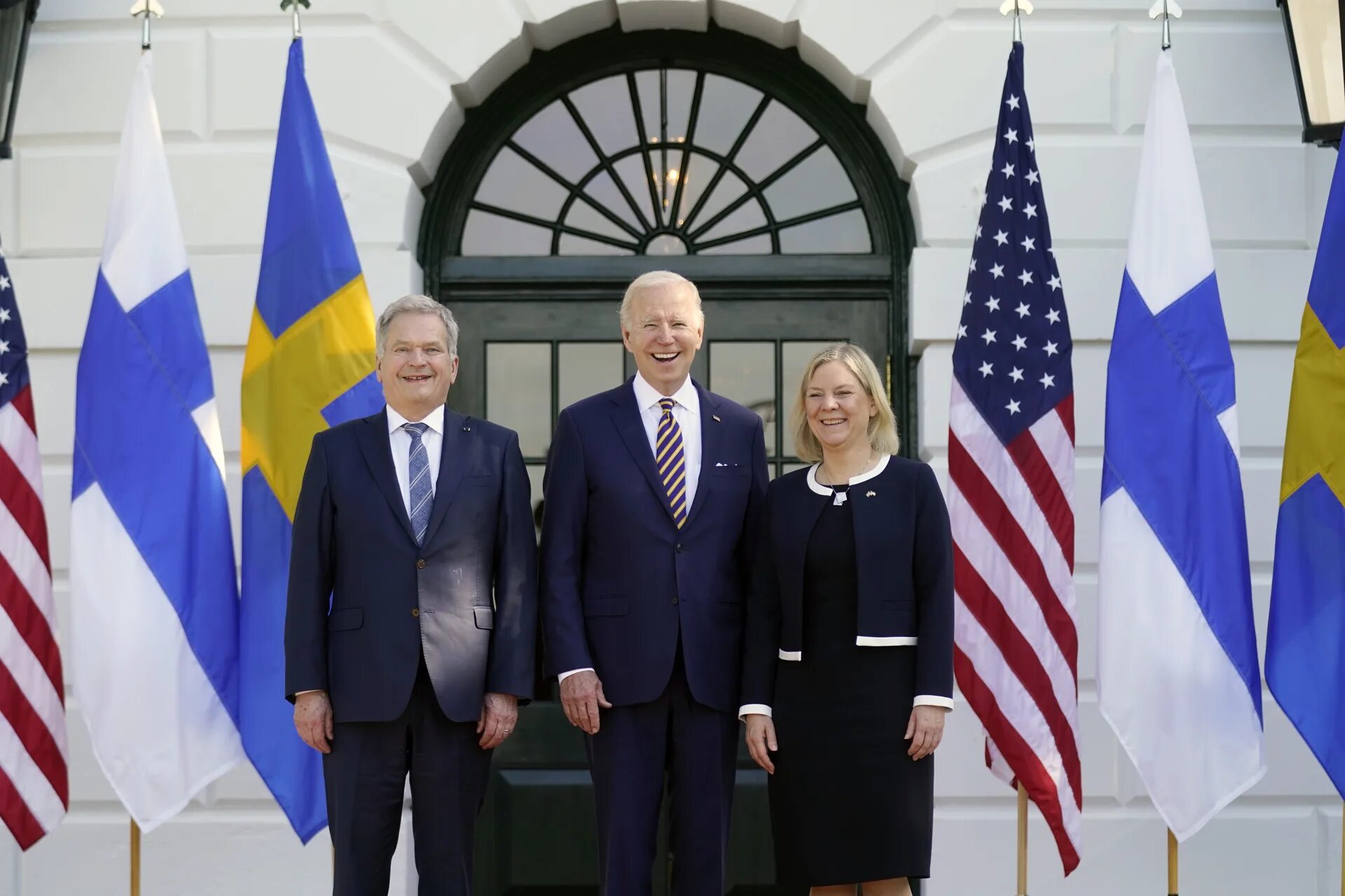 Байден и Столтенберг. Премьер-министр Швеции Магдалена. Байден Финляндия. Байден Швеция.
