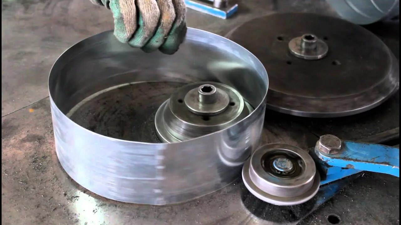 Станок для изготовления фланцев для воздуховодов. Виброкомпенсатор гибкий dn125 pn10. Компенсатор резиновый фланцевый ду100 ру16 tecofi. Гибка фланцев. Станок для производства фланцев из уголка.