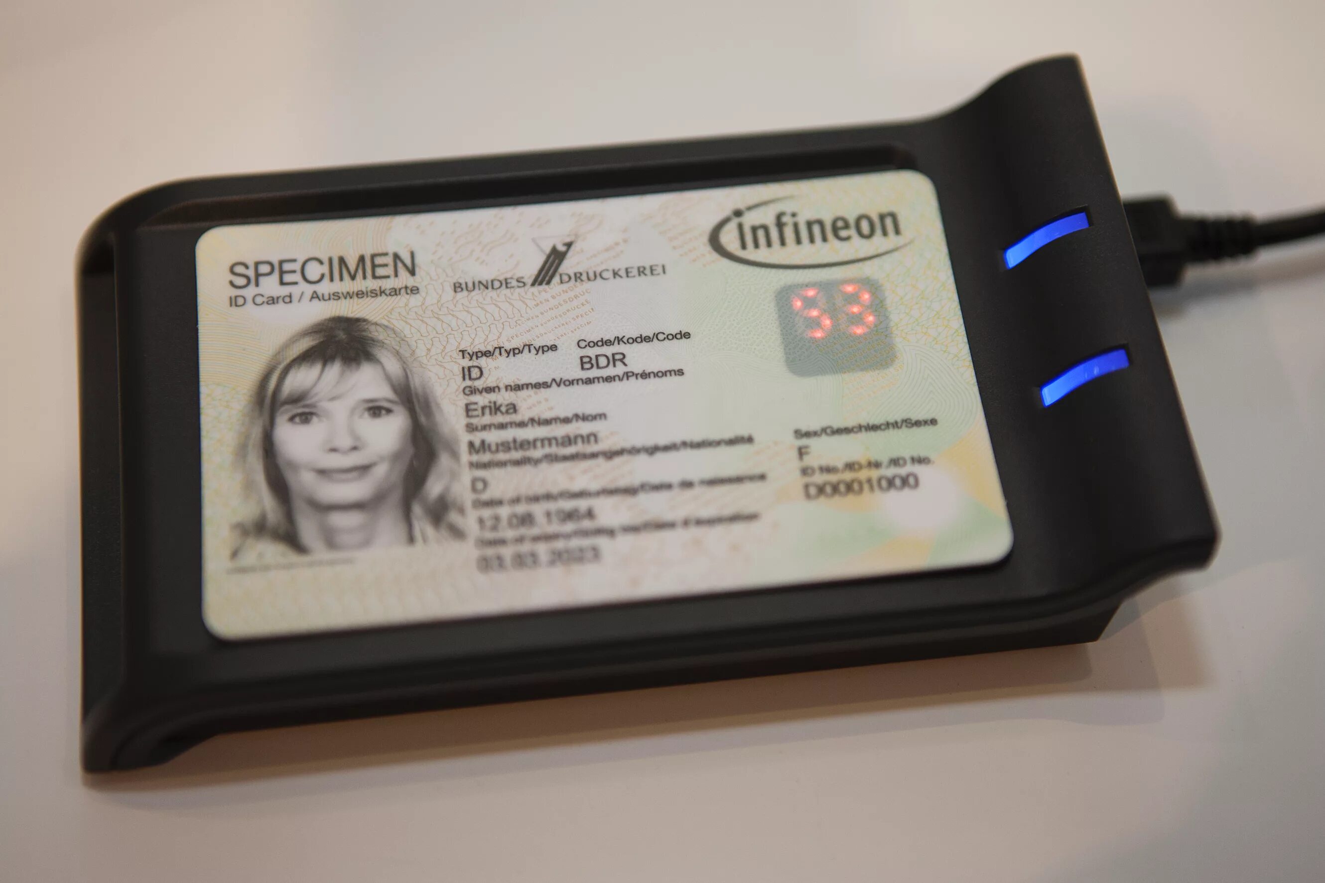 Construct security. Security card для автомобиля. кард секьюрити. construct security card. секьюрити карта что это.
