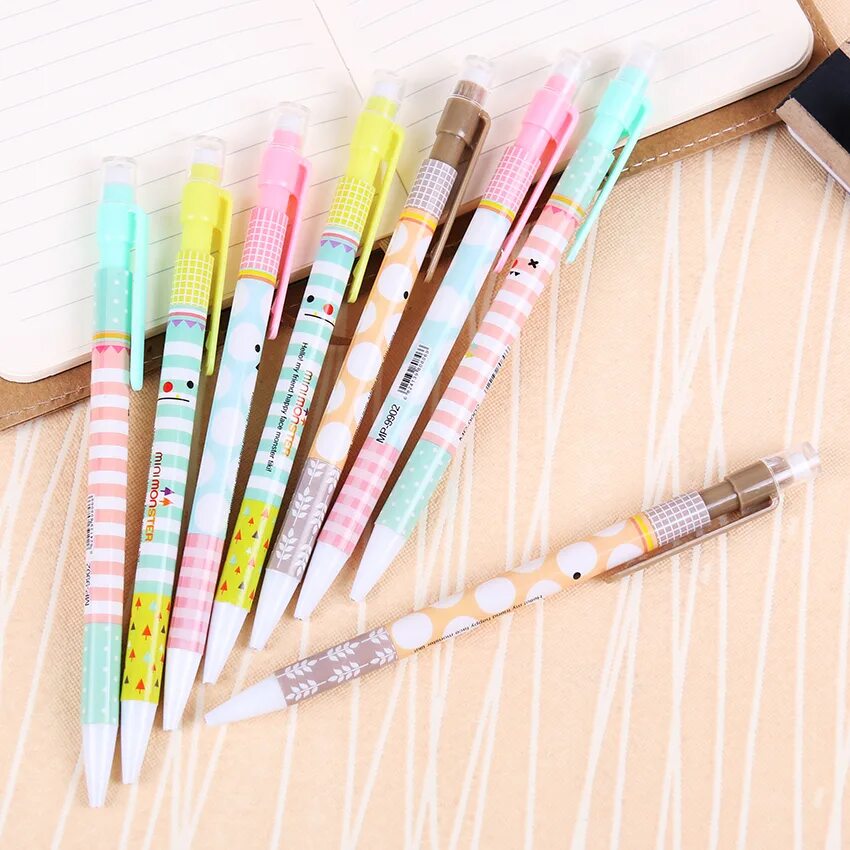 Красивые ручки и карандаши. Красивая канцелярия. Канцелярия ручки карандаши. Ручки и карандаши для девочек.