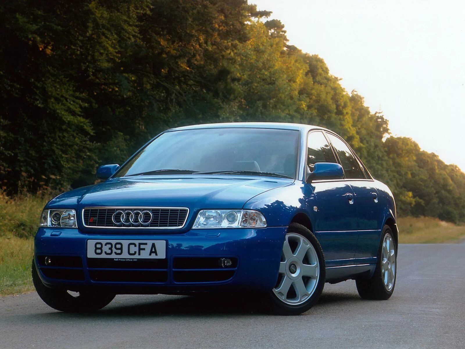 Купить ауди а 4 б 5. Audi a4 b5 1997. Ауди а4 b5. Audi a4 b5 s4. Audi a4 b5 1999.