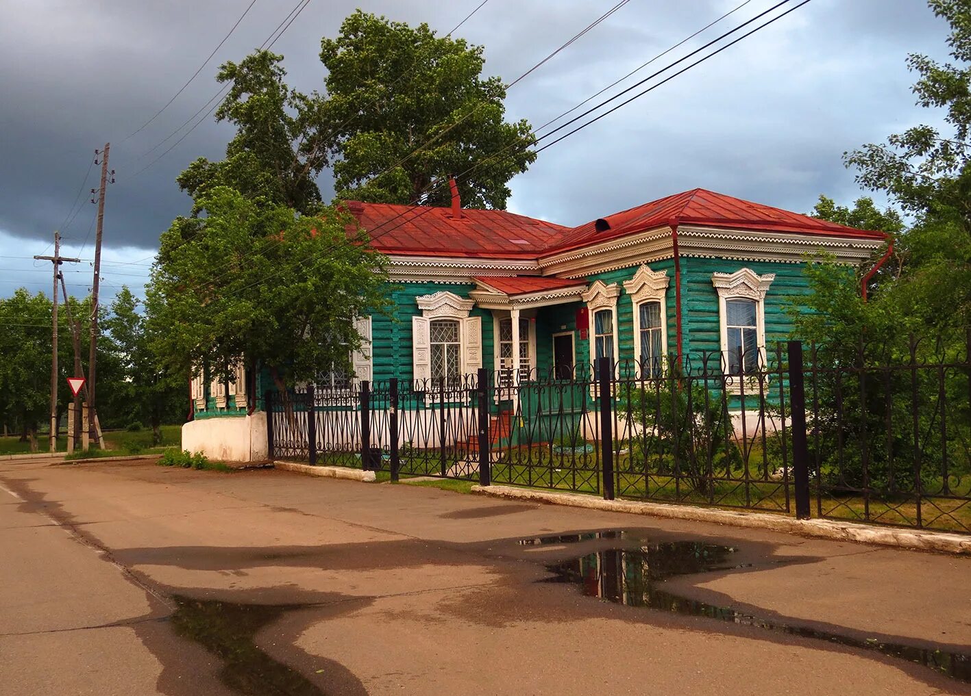 Памятник Бекетову Нерчинск. Нерчинск город. Старинные здания Нерчинска. Нерчинск набережная. Нерчинск улицы