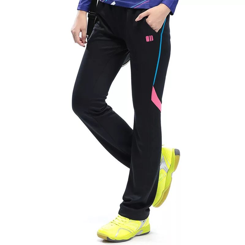 Sports pants. Спортивные штаны Armani эластик. Женские спортивные штаны эластик. Тренировочные штаны женские. Длинные спортивные штаны.