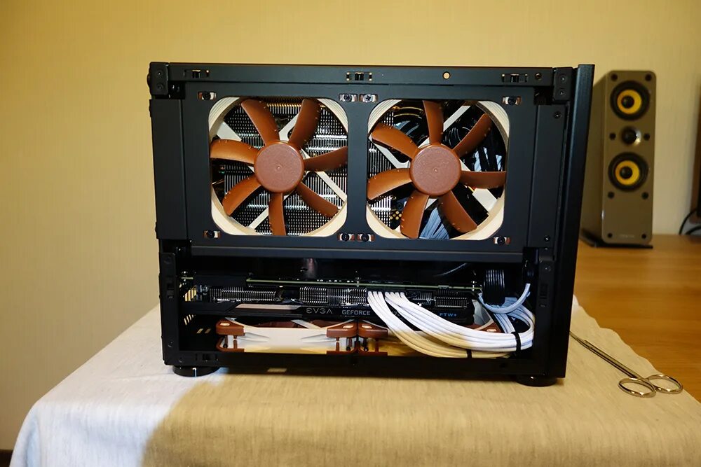 N case me. Ncase m1 cooler. ncase m1 build. ncase m1 v6.1. mini itx корпус ncase.