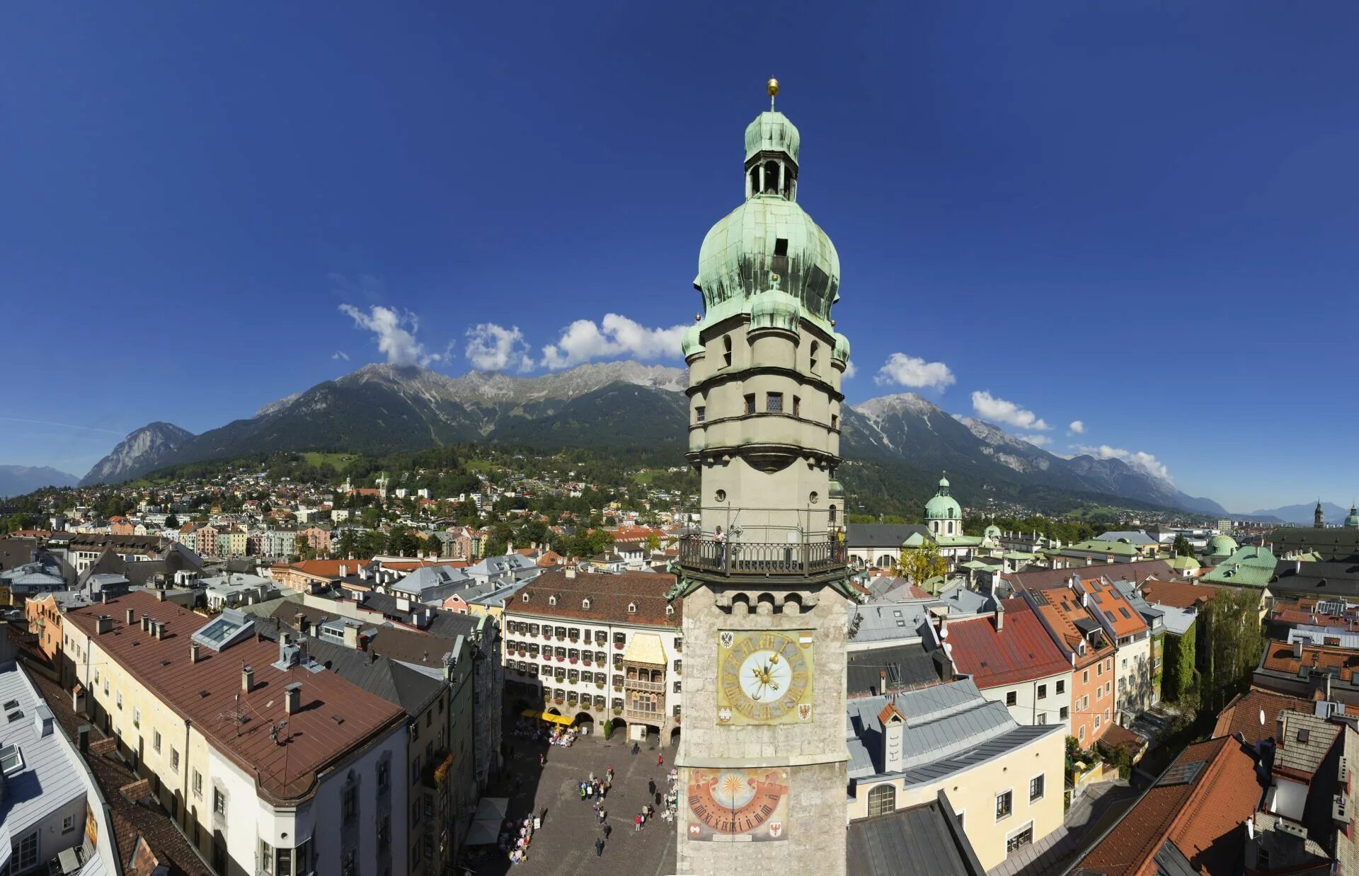 Инсбрук. Городская башня Инсбрук. Инсбрук Австрия достопримечательности. Тироль Инсбрук. Австрия вид на Инсбрук.