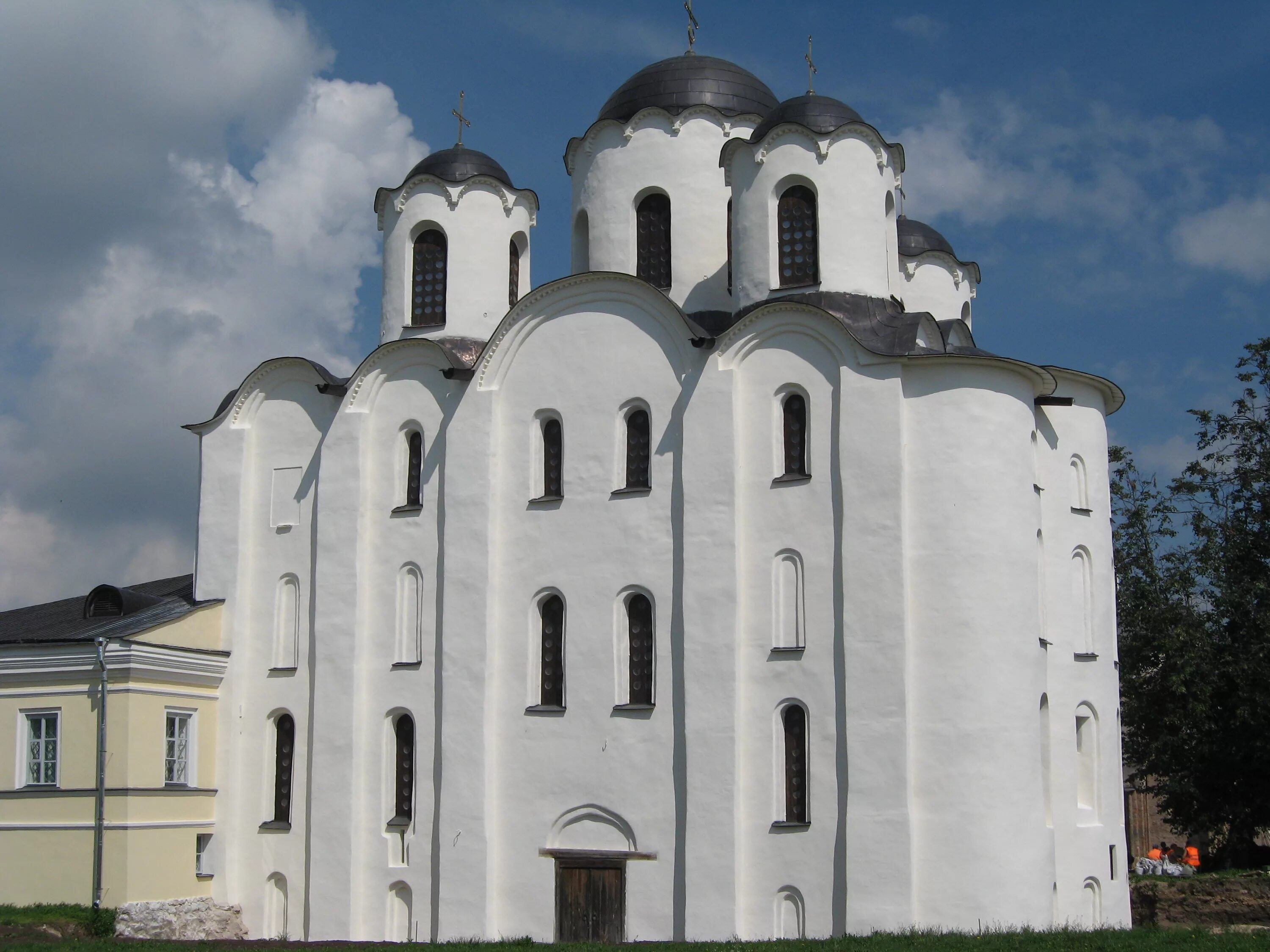 Три великие церкви. Никольский храм на Ярославовом Дворище Великий Новгород.