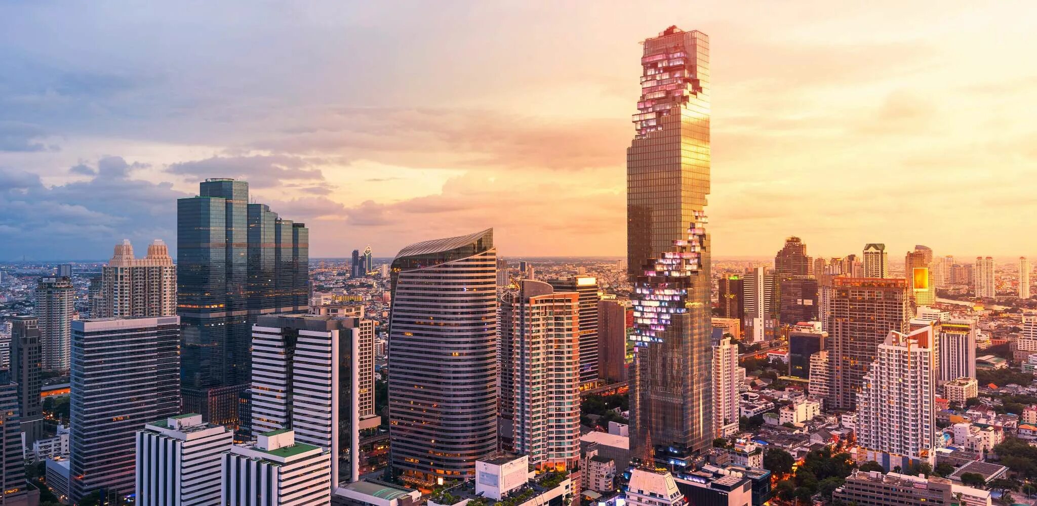 Маха накхон бангкок. Здание маханакхон бангкок. Небоскребы бангкока. Маханакхон небоскреб. Маханакхон бангкок.